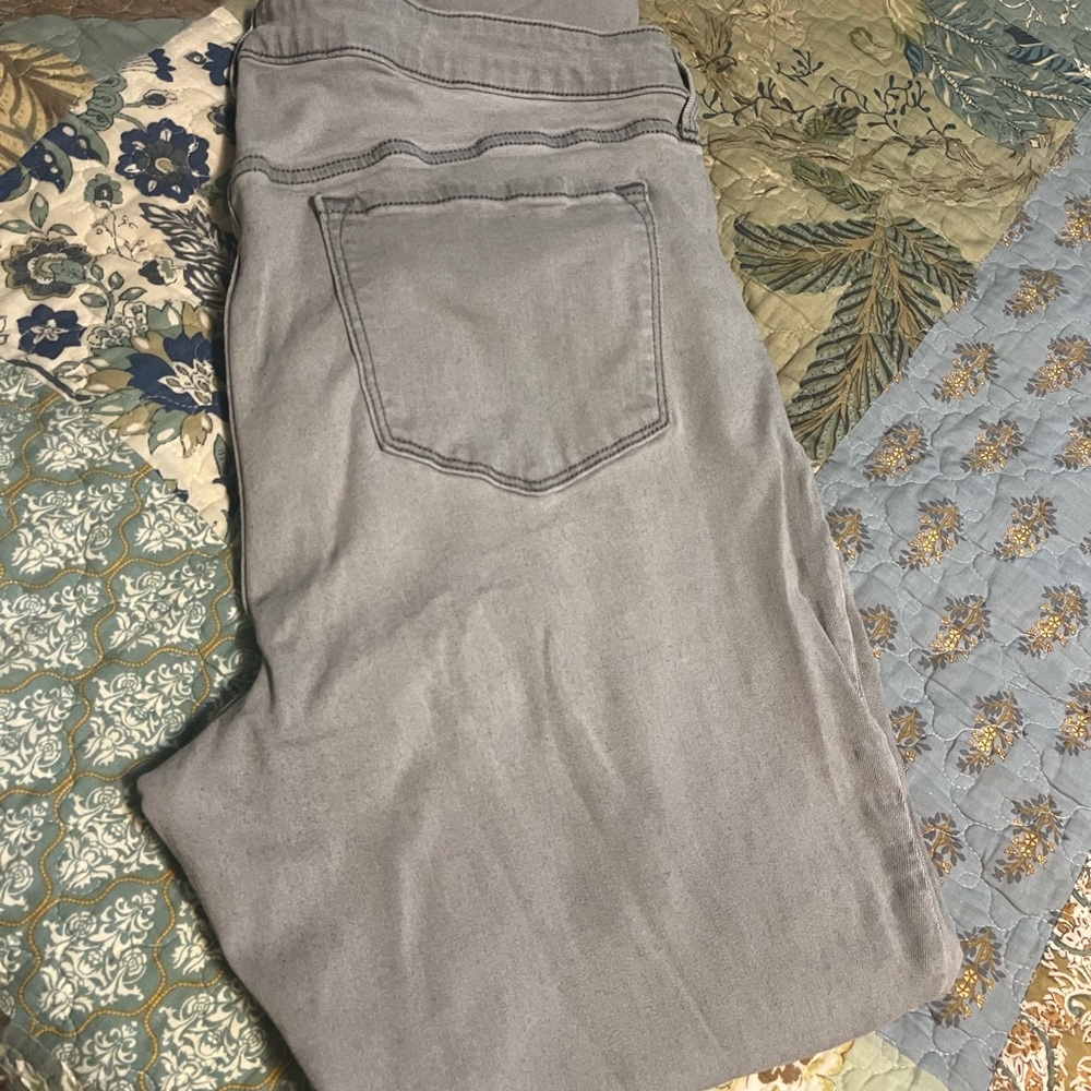 Old Navy Rockstar Mid-Rise Jeans — Gray